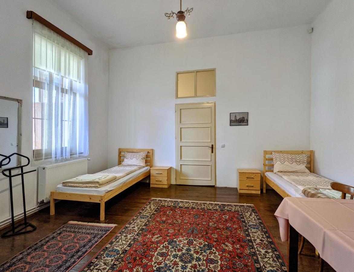 Gaestehaus Honigberg Next To The Fortified Church Of Hărman Exterior foto